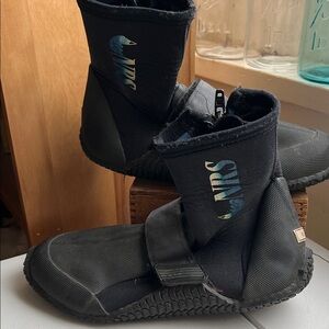 NRS Black Neoprene Water Shoes Wet Suit Boots Men's size 10